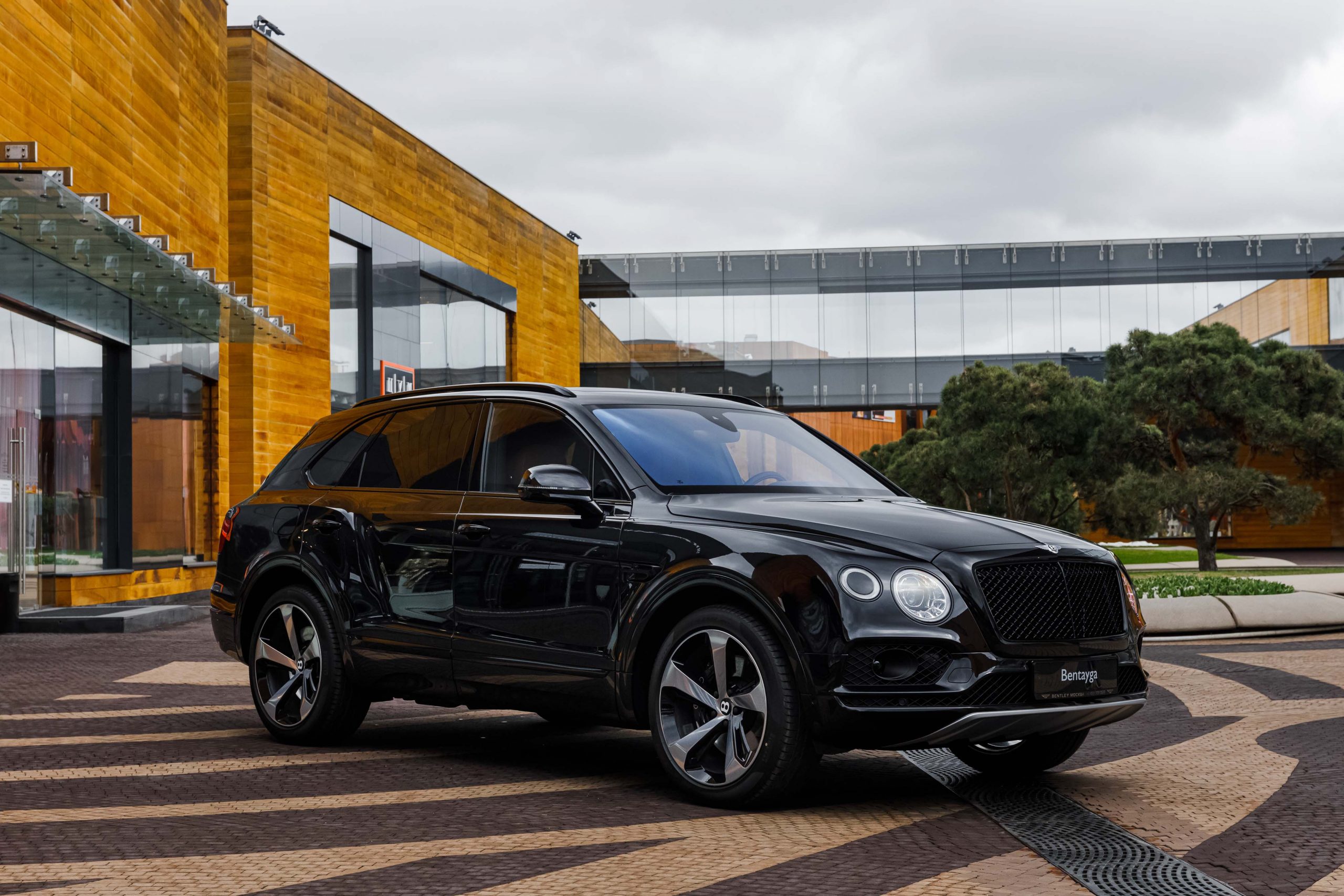 ВАШЕ ПРЕИМУЩЕСТВО НА BENTLEY BENTAYGA - изображение 02042020_Bentley_021-scaled на Bentleymoscow.ru!