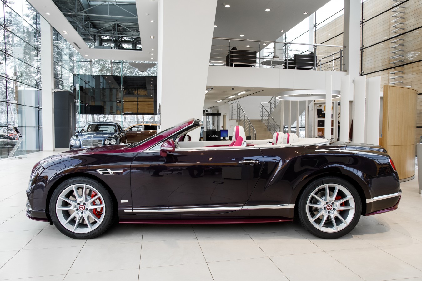 УНИКАЛЬНЫЙ BENTLEY CONTINENTAL GT V8             MAGENTA EDITION - изображение 080218Bentley_0251 на Bentleymoscow.ru!