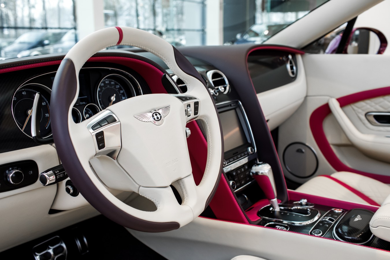 СОЗДАНО ВРУЧНУЮ В ВЕЛИКОБРИТАНИИ, ВЫБРАНО С ЛЮБОВЬЮ В РОССИИ - изображение 080218Bentley_030 на Bentleymoscow.ru!
