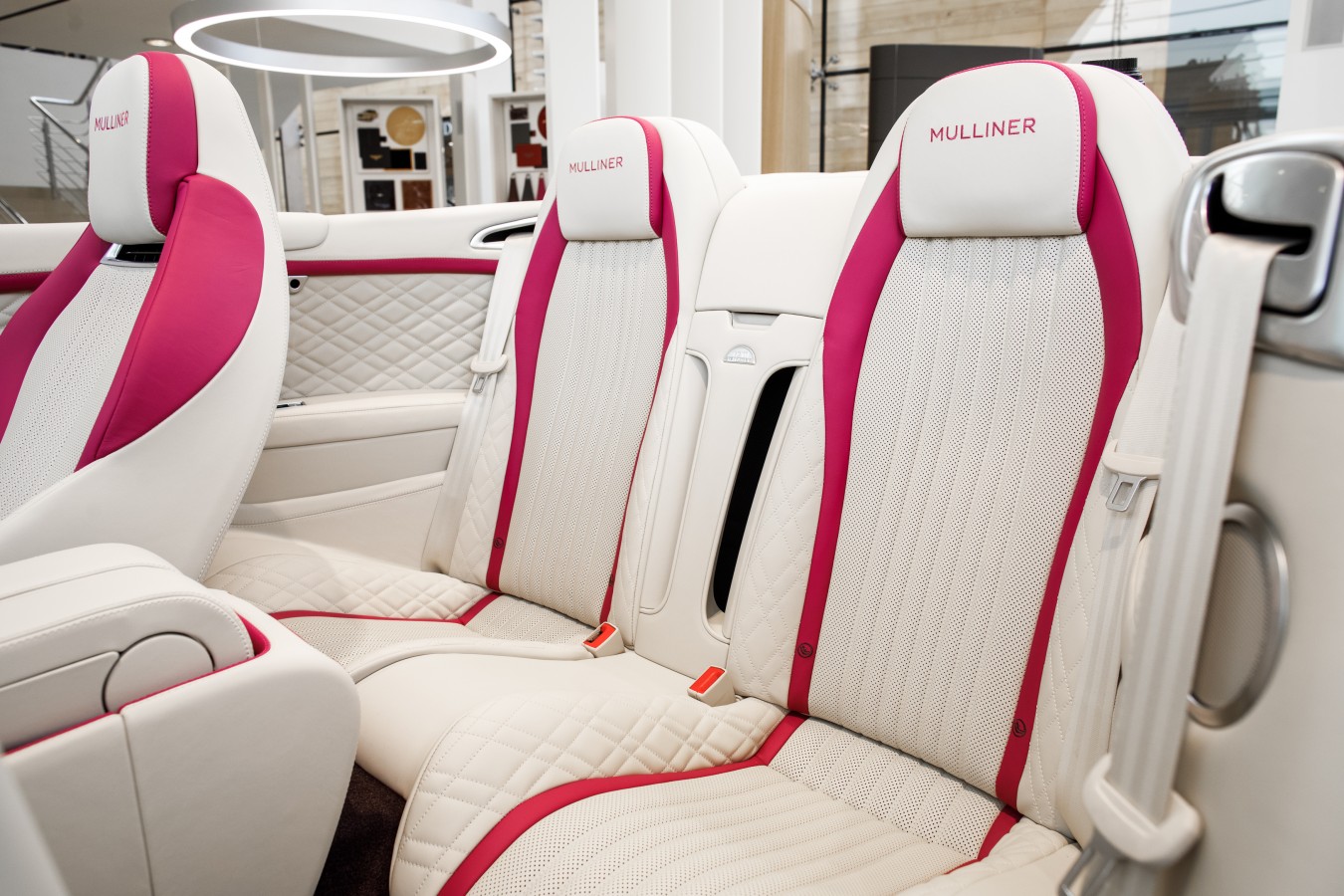 УНИКАЛЬНЫЙ BENTLEY CONTINENTAL GT V8             MAGENTA EDITION - изображение 080218Bentley_0341 на Bentleymoscow.ru!