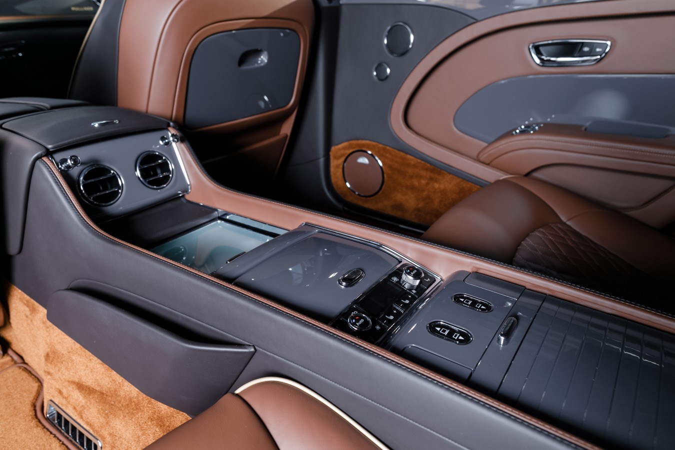 СОЗДАНО ВРУЧНУЮ В ВЕЛИКОБРИТАНИИ, ВЫБРАНО С ЛЮБОВЬЮ В РОССИИ - изображение 091117Bentley_010 на Bentleymoscow.ru!