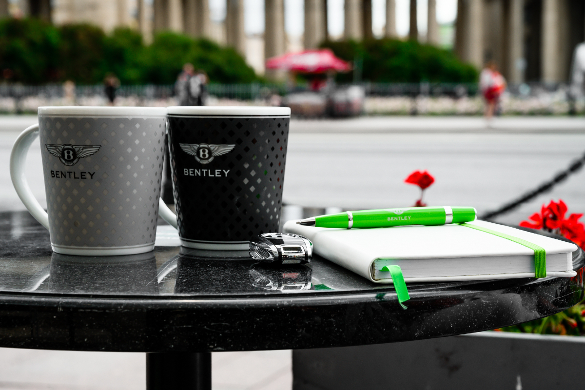 Коллекция летних аксессуаров в «Bentley Санкт-Петербург»! - изображение 11-32-2 на Bentleymoscow.ru!