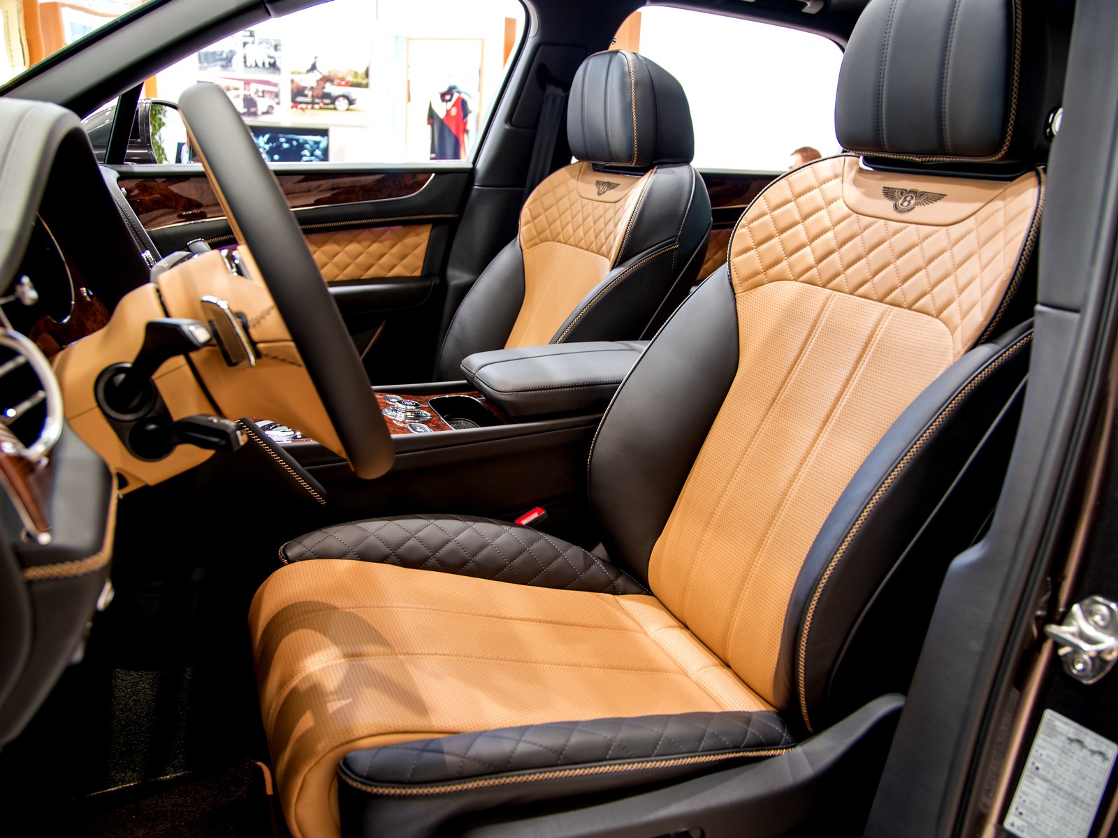 Bentley Bentayga: финальная коллекция 2020 - изображение 12-2 на Bentleymoscow.ru!