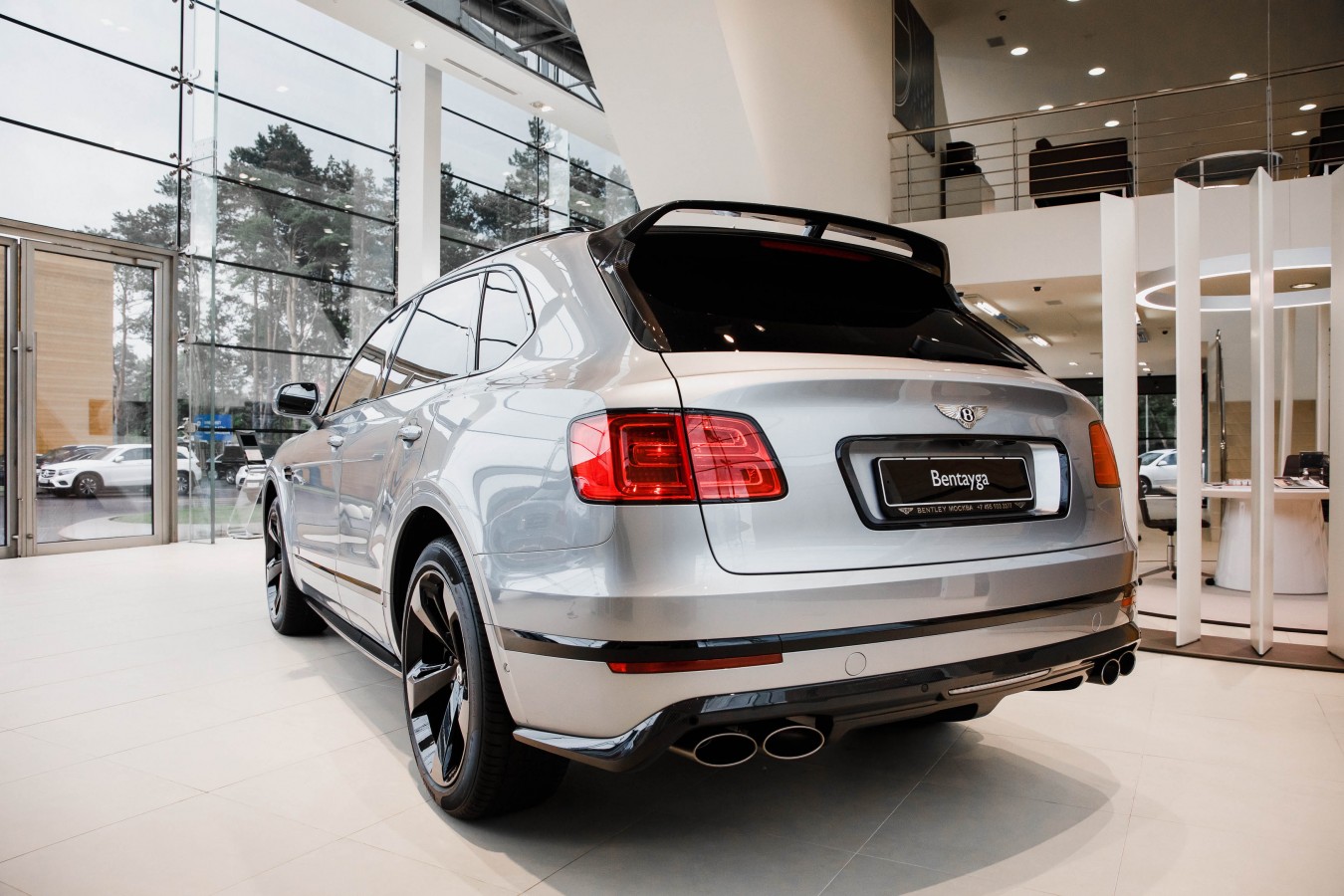 BENTLEY BENTAYGA SILVER FROST C ВЫГОДОЙ ДО 3 500 000 РУБЛЕЙ - изображение 190718Bentley_3_005-1 на Bentleymoscow.ru!