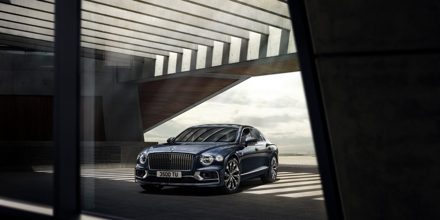 Flying Spur W12 - изображение 2019_Bentley_631_Emotive_A_M01_rgb_small1 на Bentleymoscow.ru!
