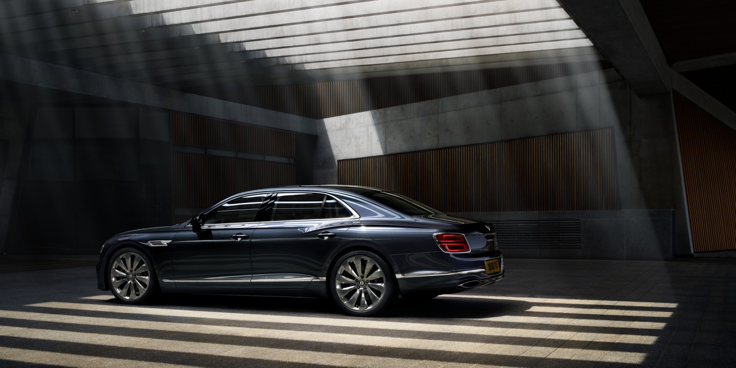 Flying Spur W12 - изображение 2019_Bentley_631_Emotive_A_M02_rgb_small1 на Bentleymoscow.ru!