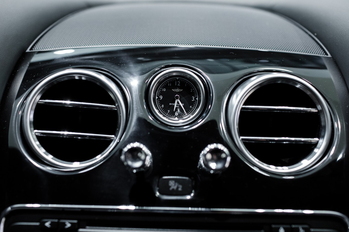 СОЗДАНО ВРУЧНУЮ В ВЕЛИКОБРИТАНИИ, ВЫБРАНО С ЛЮБОВЬЮ В РОССИИ - изображение 251217_Flying_010 на Bentleymoscow.ru!