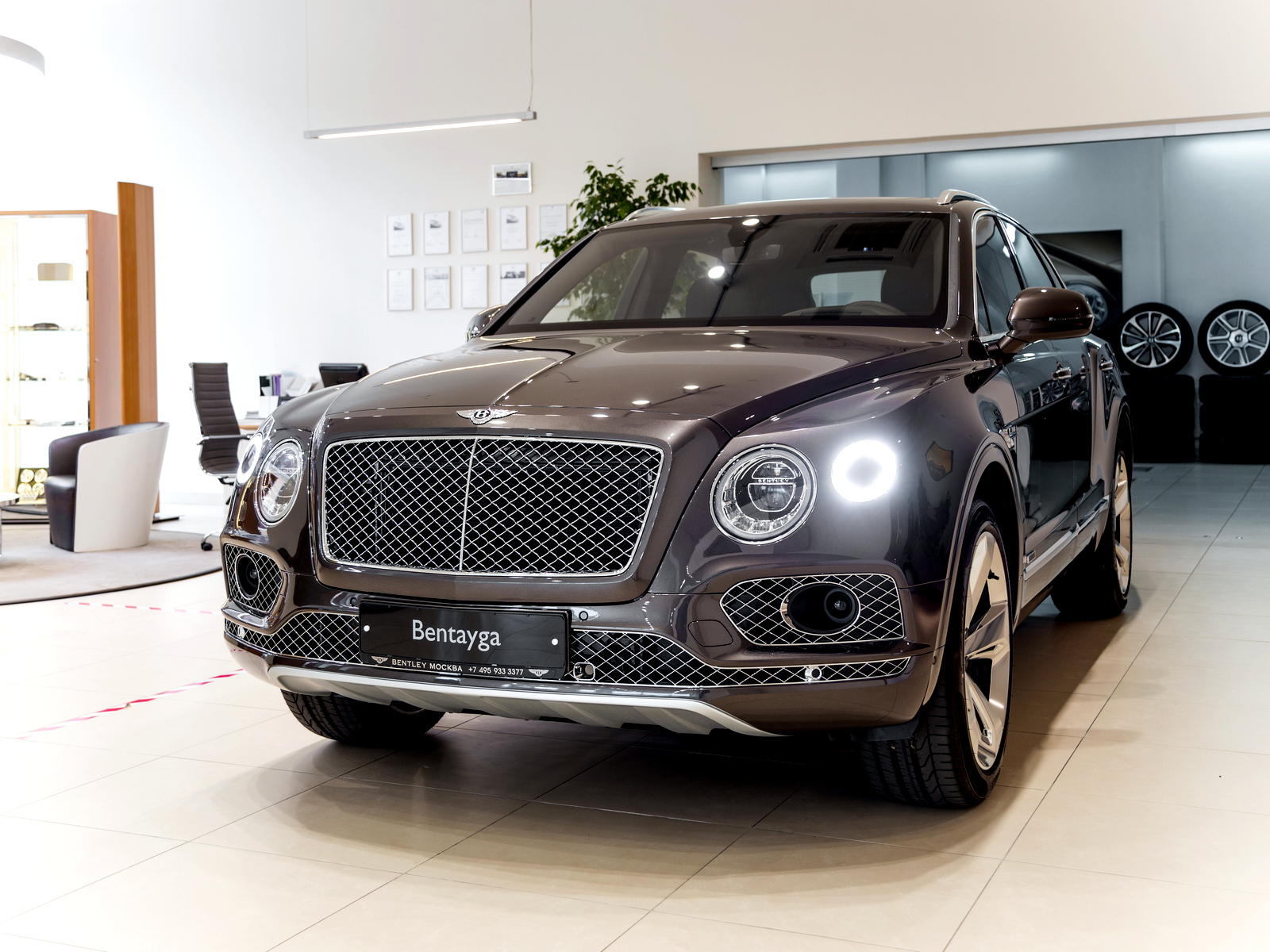 Bentley Bentayga: финальная коллекция 2020 - изображение 8-4 на Bentleymoscow.ru!