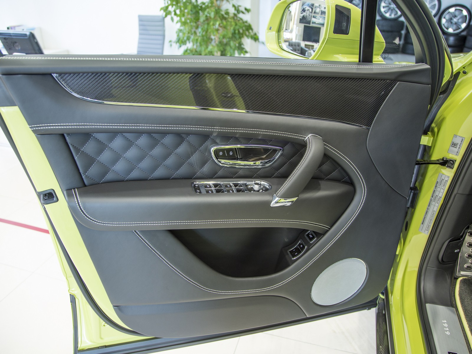 Bentley Bentayga: финальная коллекция 2020 - изображение 9-1-3 на Bentleymoscow.ru!