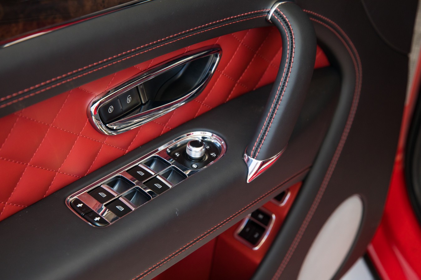 LADY`S COLLECTION SPB - изображение ABC_7262 на Bentleymoscow.ru!