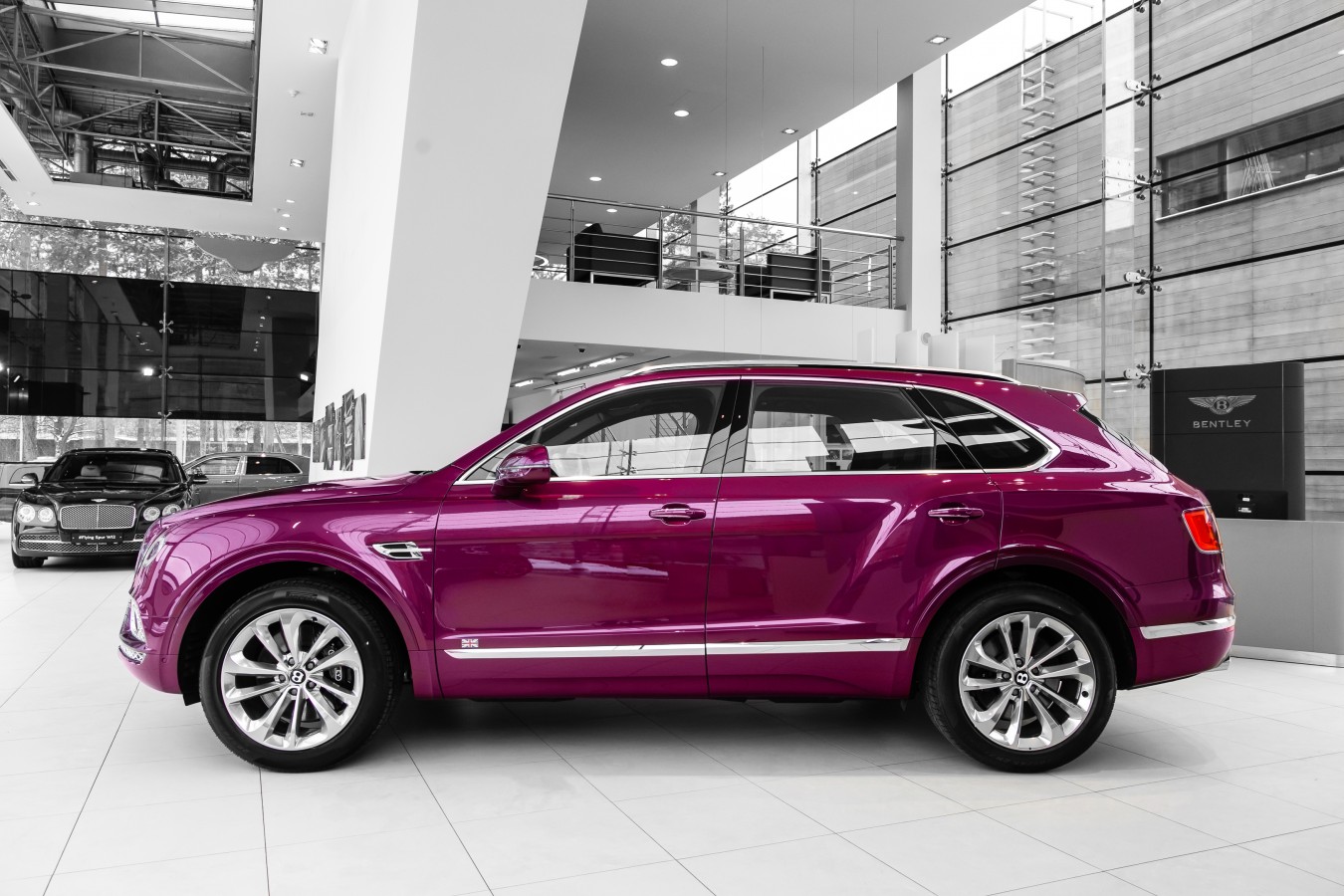 LADY`S COLLECTION SPB - изображение Bentayga-Diesel_003 на Bentleymoscow.ru!