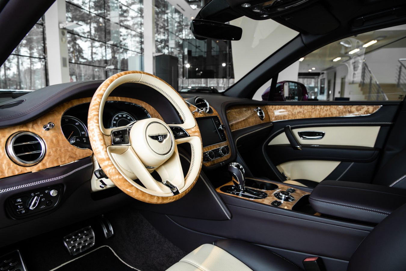 LADY`S COLLECTION SPB - изображение Bentayga-Diesel_006 на Bentleymoscow.ru!