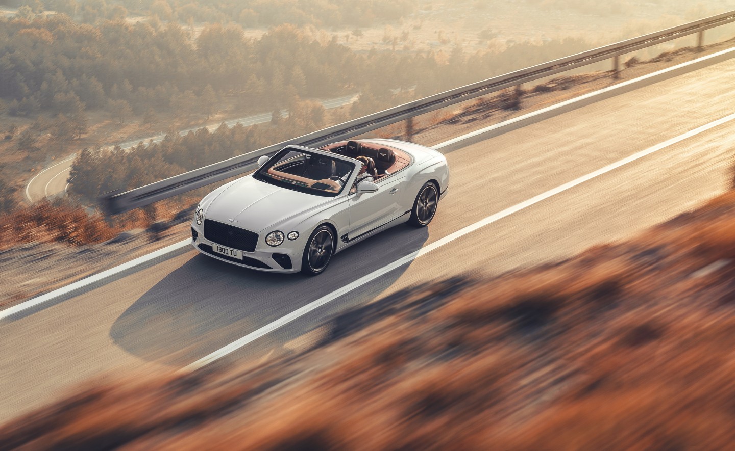 НОВЫЙ КАБРИОЛЕТ BENTLEY CONTINENTAL GTC - изображение Bentley-Continental-GT-Convertible-5 на Bentleymoscow.ru!