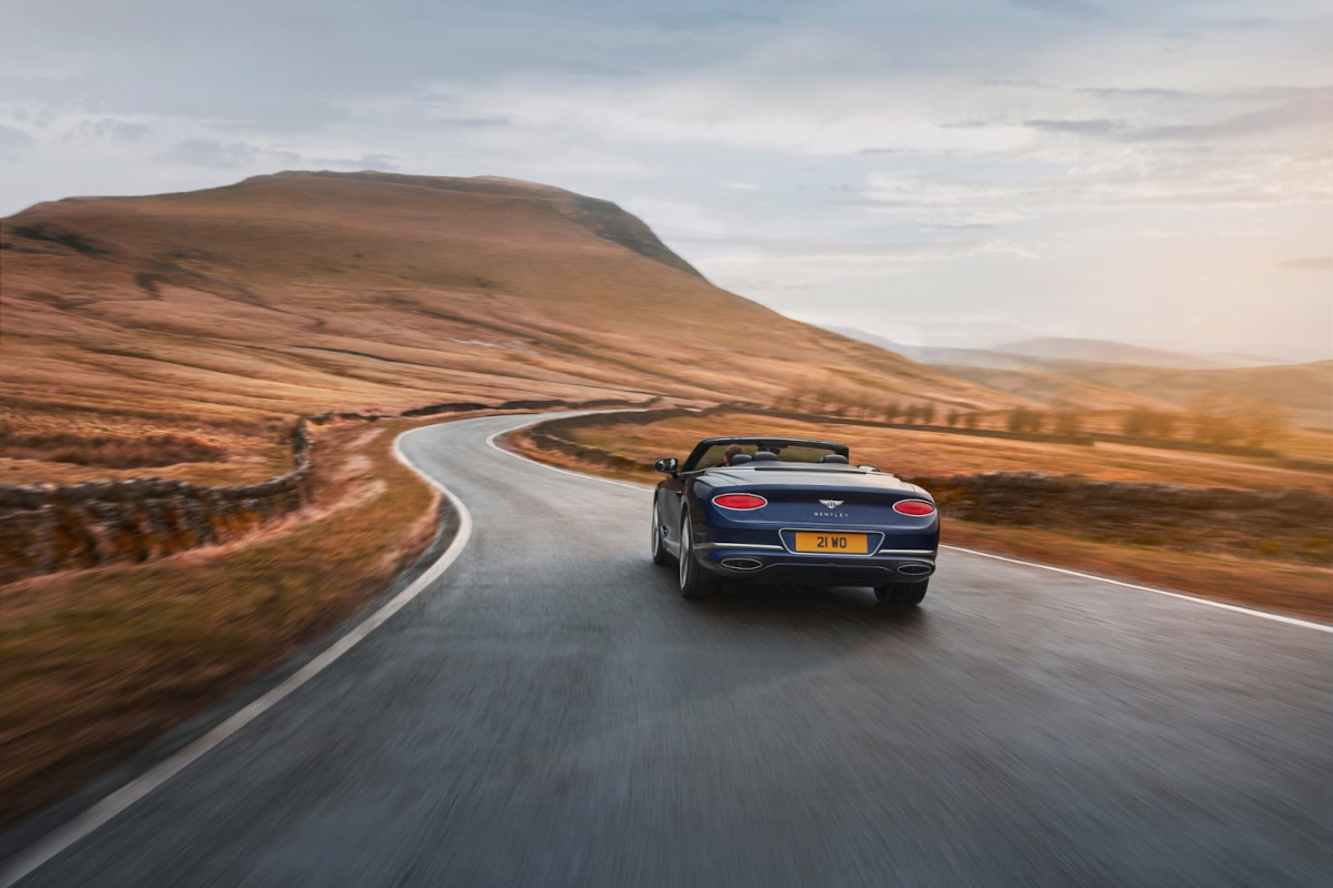 Continental GTC Speed - изображение Continental-GT-Speed-Convertible-Rear-7-8-Dynmaic на Bentleymoscow.ru!