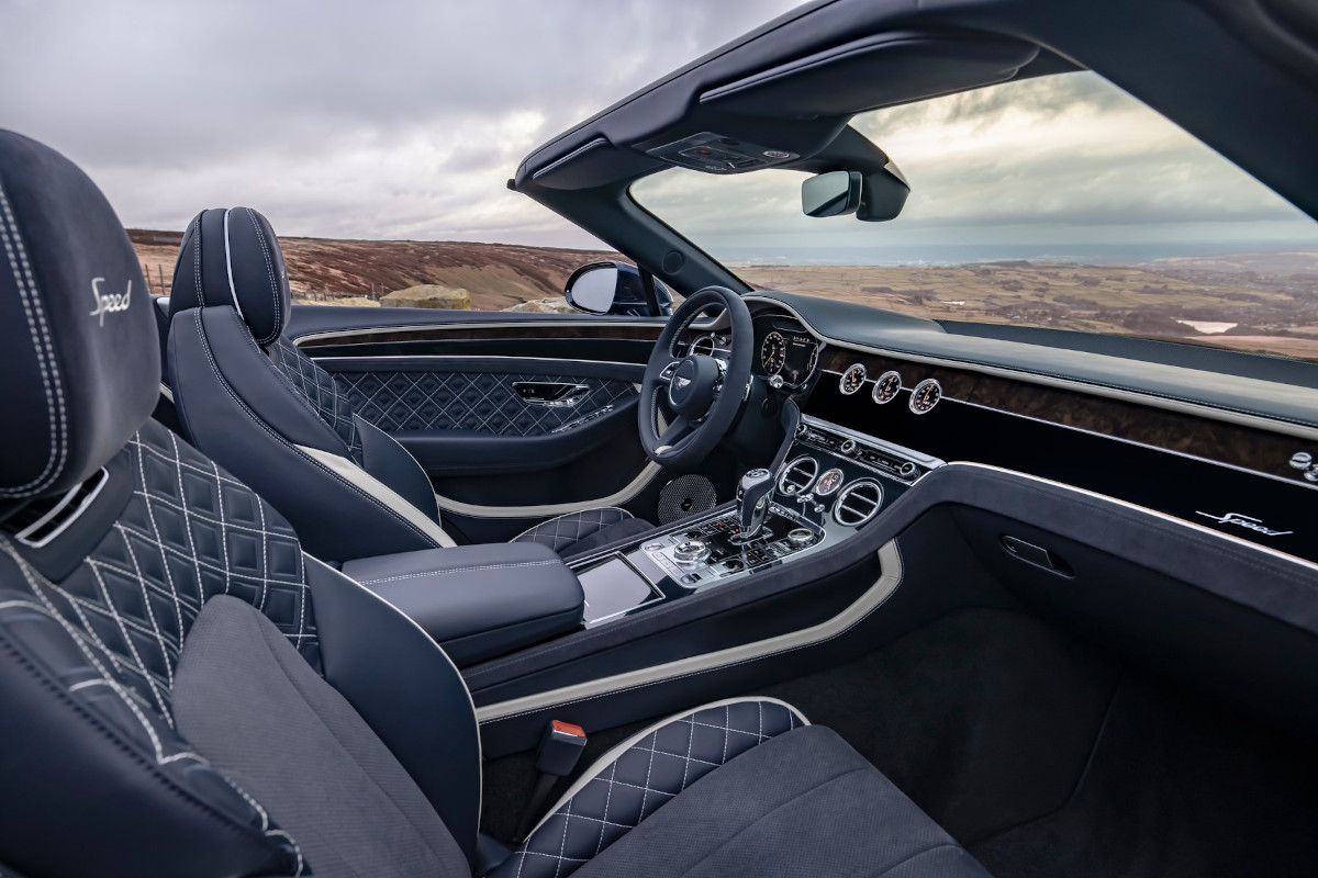 Continental GTC Speed - изображение Continental-GT-Speed-Convertible-front-interior на Bentleymoscow.ru!