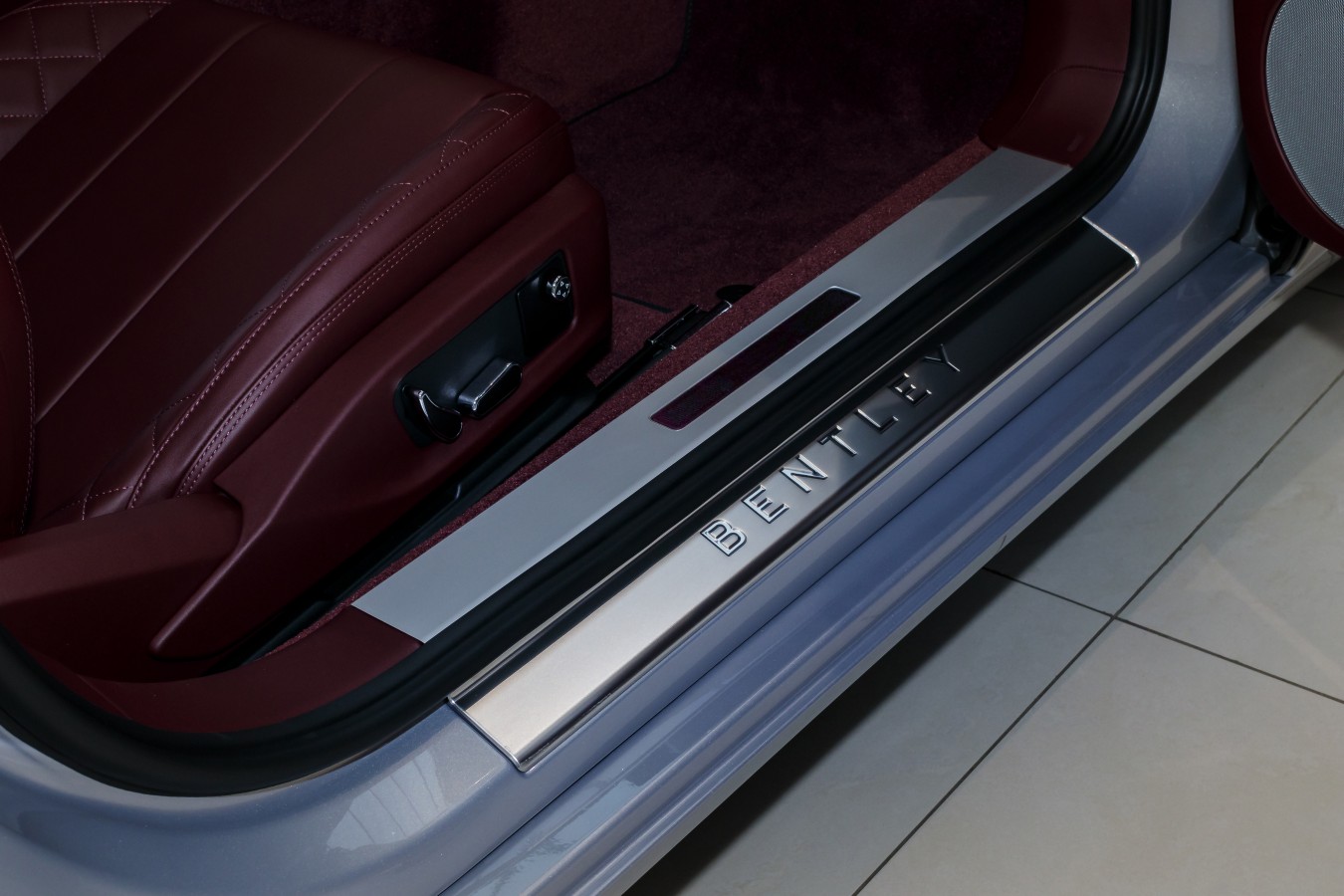 LADY`S COLLECTION SPB - изображение GT_1-11 на Bentleymoscow.ru!