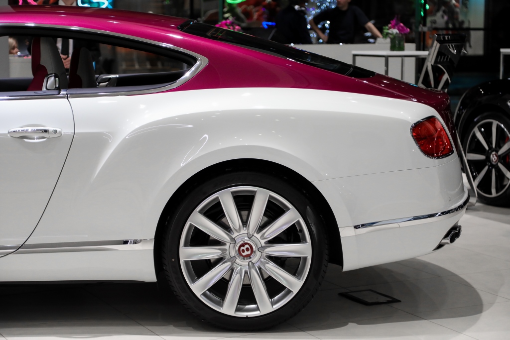 УНИКАЛЬНЫЙ BENTLEY CONTINENTAL GT V8             MAGENTA EDITION - изображение IMG-051 на Bentleymoscow.ru!