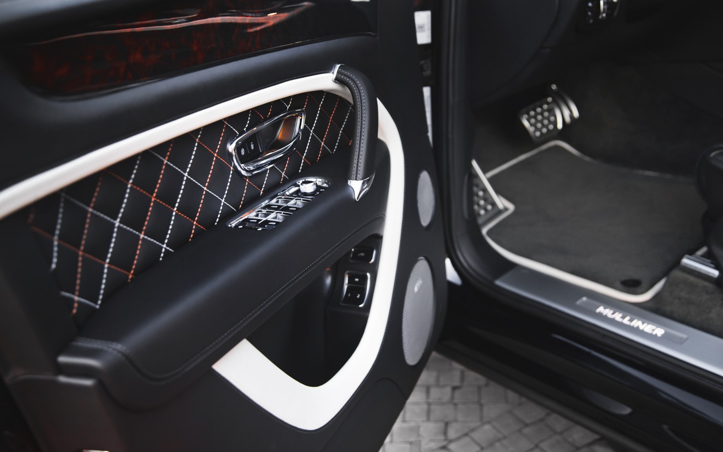 КОЛЛЕКЦИЯ BENTLEY BENTAYGA MULLINER - изображение IMG_0017 на Bentleymoscow.ru!