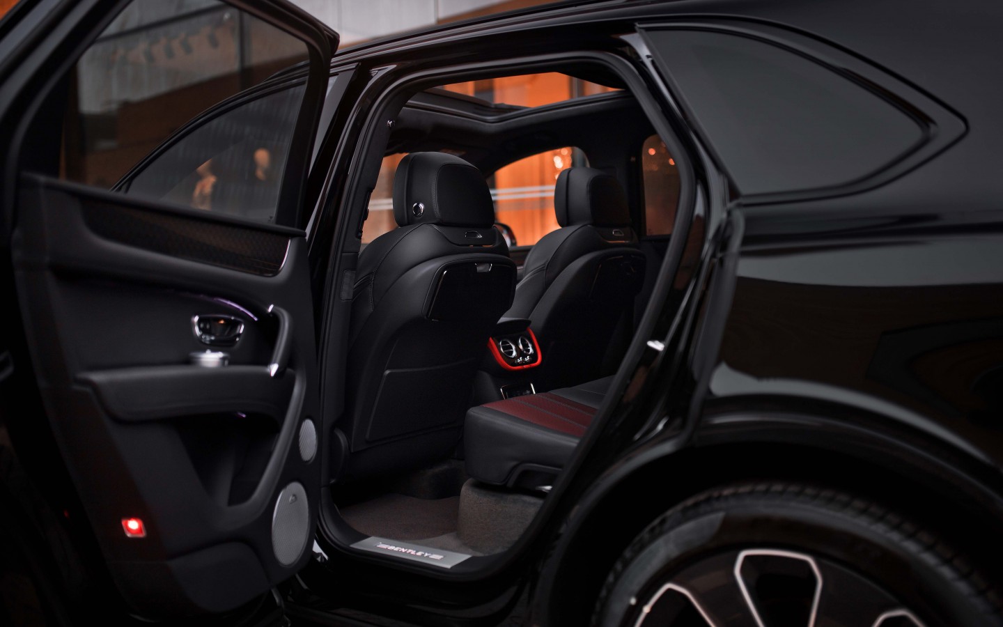 BENTLEY MULLINER COLLECTION - изображение IMG_0130 на Bentleymoscow.ru!