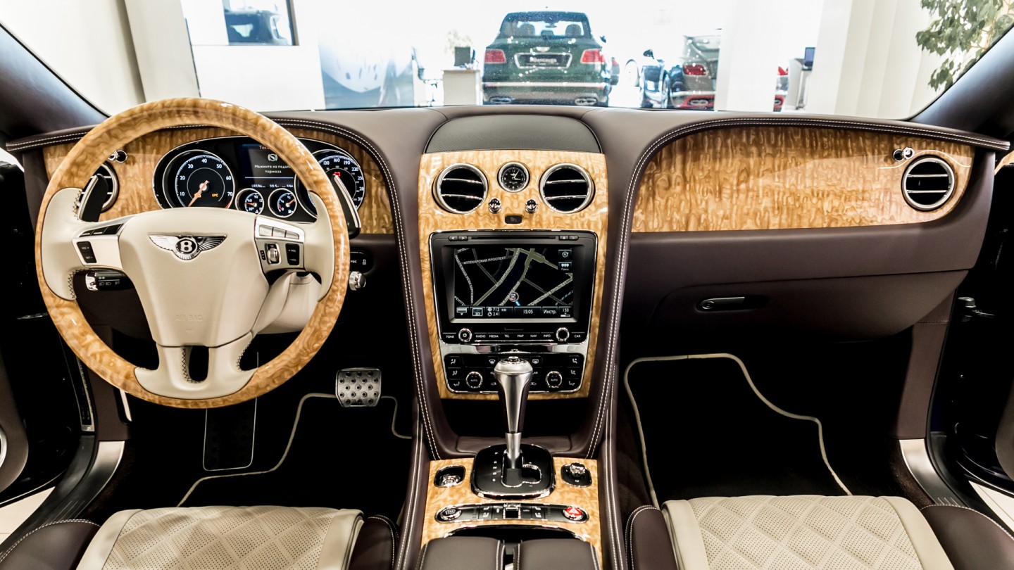 Линейка автомобилей с пробегом в Bentley Cанкт-Петербург - изображение IMG_0828 на Bentleymoscow.ru!