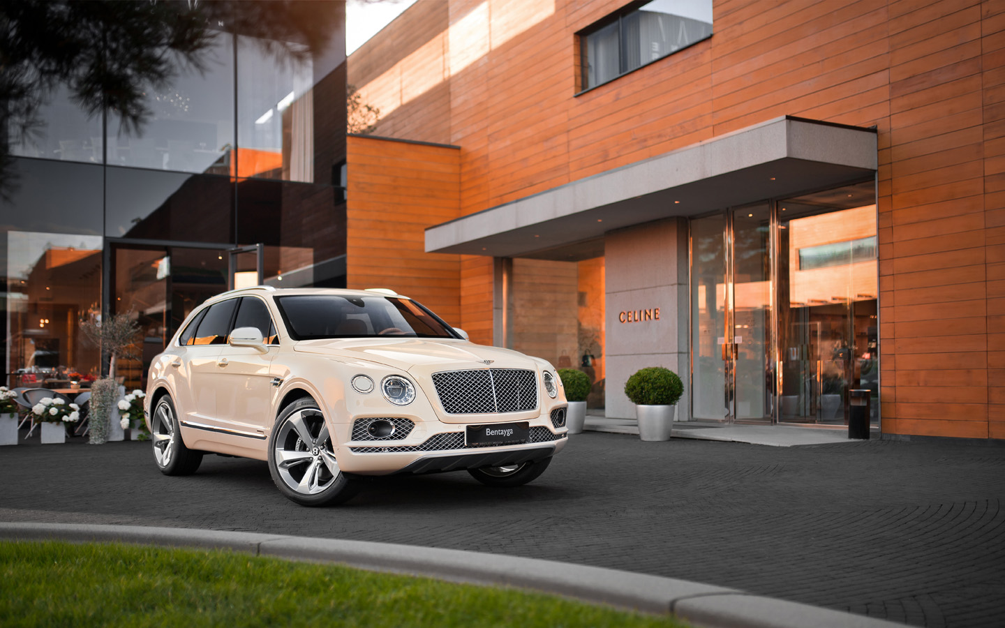 BENTLEY BENTAYGA DIESEL C ВЫГОДОЙ ДО 1 500 000 РУБЛЕЙ! при покупке автомобиля в trade-in - изображение IMG_1564 на Bentleymoscow.ru!