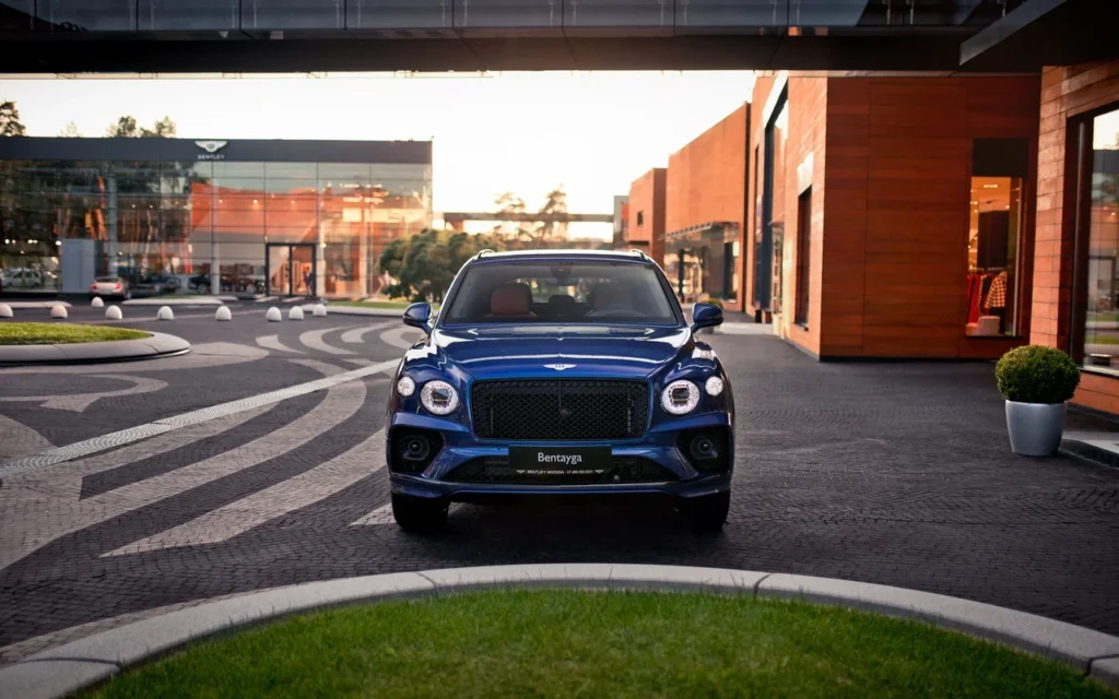 BENTLEY BENTAYGA AZURE V8 MOROCCAN BLUE - изображение  на Bentleymoscow.ru!