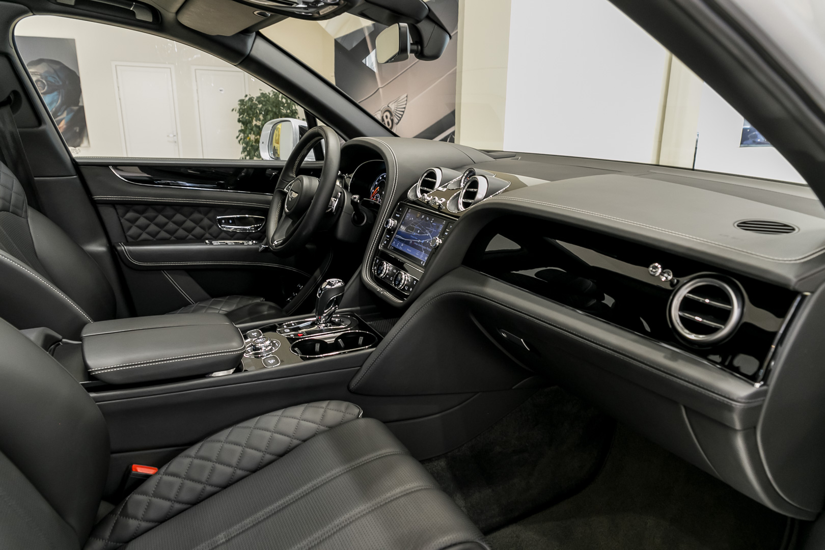 Линейка автомобилей с пробегом в Bentley Cанкт-Петербург - изображение IMG_3623 на Bentleymoscow.ru!