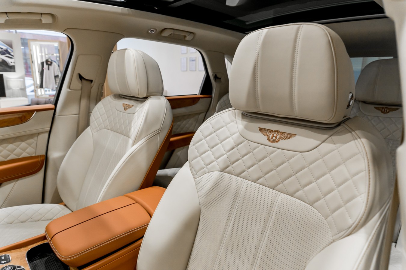 Линейка автомобилей с пробегом в Bentley Cанкт-Петербург - изображение IMG_4302 на Bentleymoscow.ru!