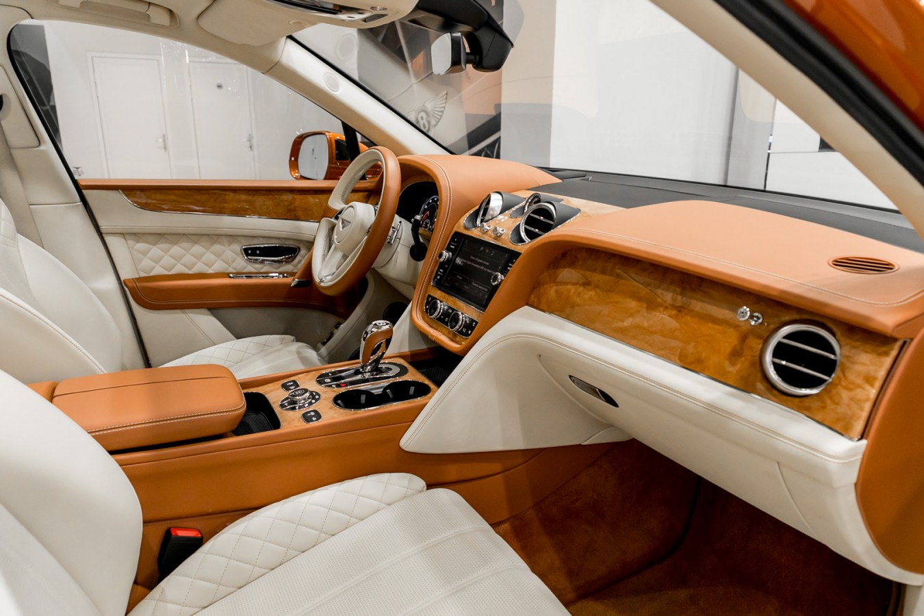 Линейка автомобилей с пробегом в Bentley Cанкт-Петербург - изображение IMG_4303 на Bentleymoscow.ru!