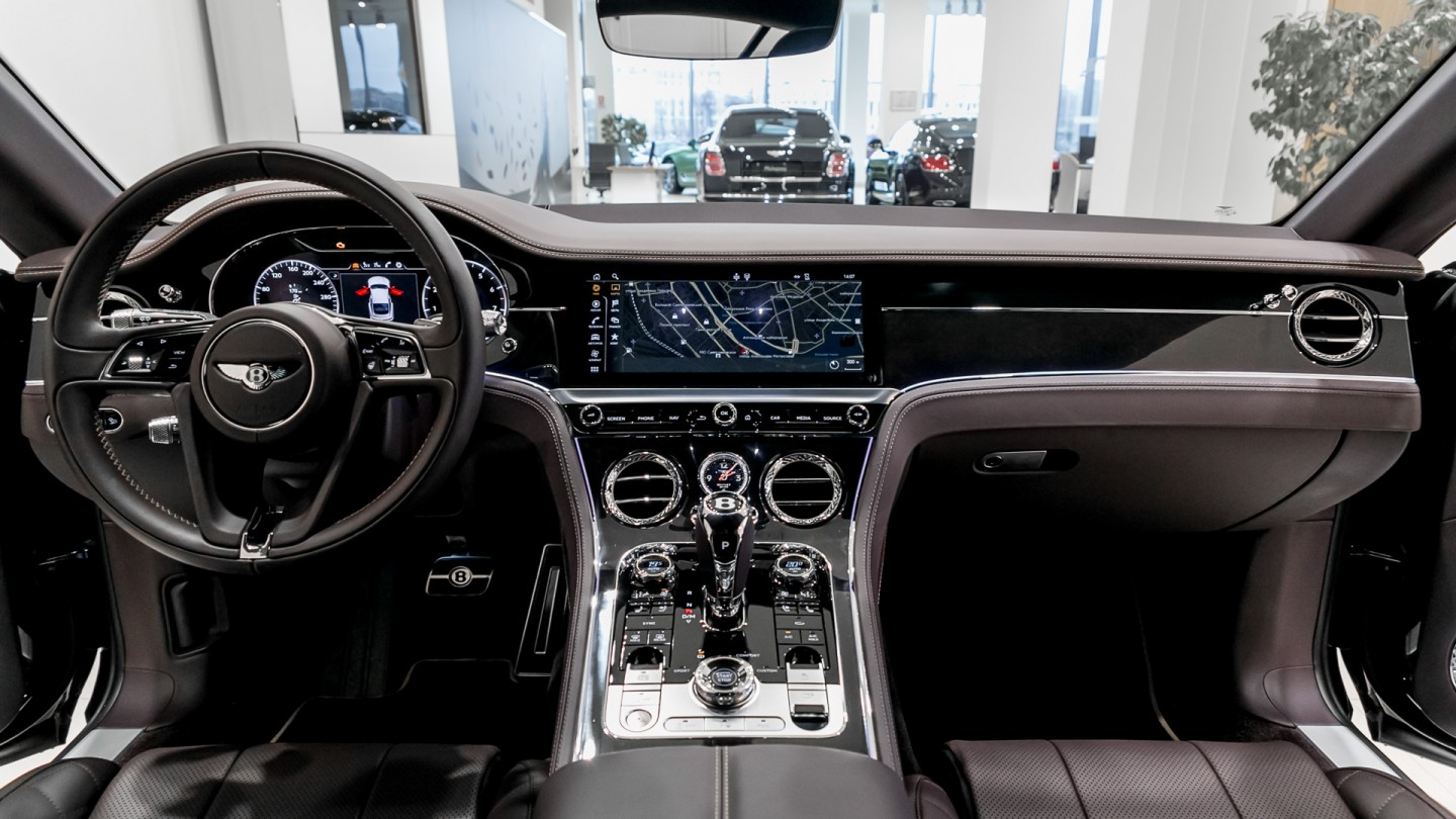 Линейка автомобилей с пробегом в Bentley Cанкт-Петербург - изображение IMG_4317 на Bentleymoscow.ru!