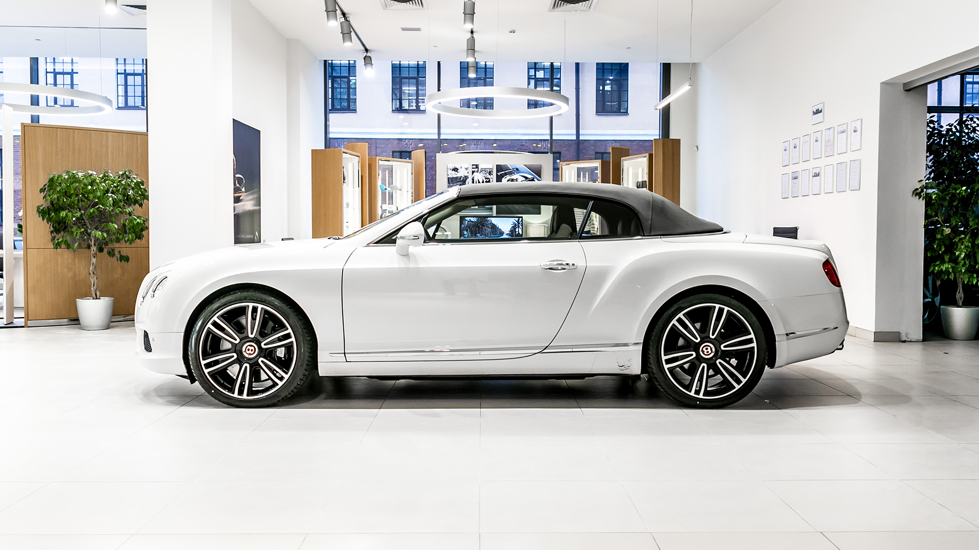 Линейка автомобилей с пробегом в Bentley Cанкт-Петербург - изображение IMG_4417 на Bentleymoscow.ru!