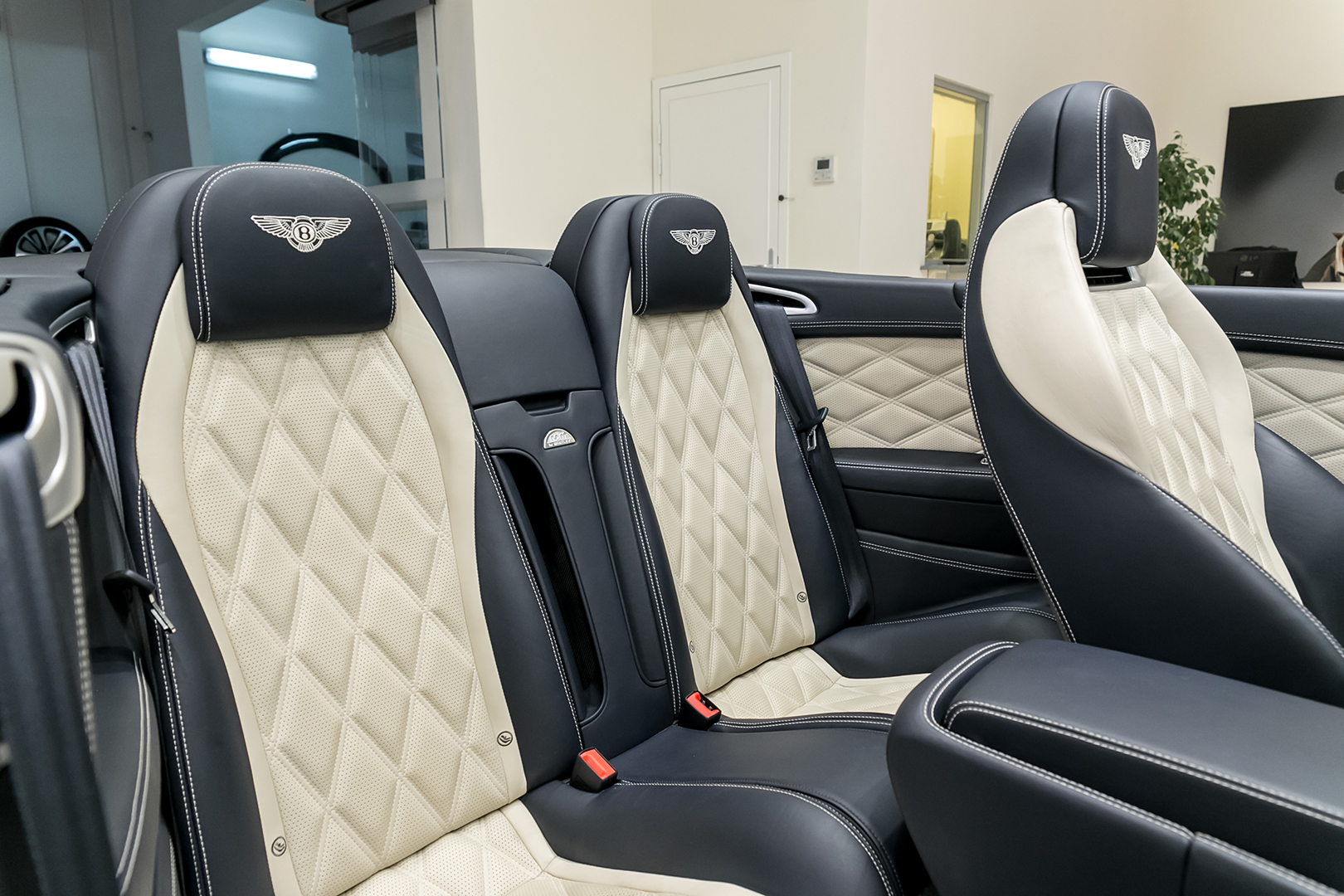 Линейка автомобилей с пробегом в Bentley Cанкт-Петербург - изображение IMG_4426 на Bentleymoscow.ru!