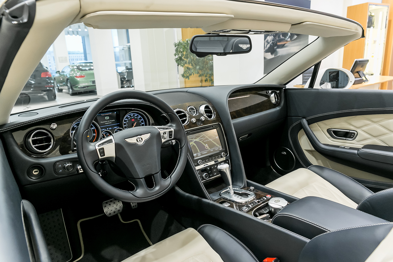 Линейка автомобилей с пробегом в Bentley Cанкт-Петербург - изображение IMG_4428 на Bentleymoscow.ru!