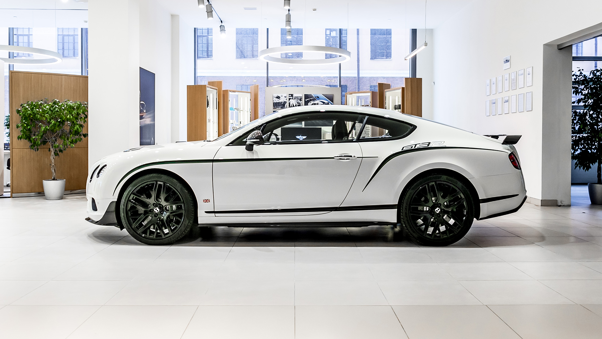 Линейка автомобилей с пробегом в Bentley Cанкт-Петербург - изображение IMG_4871 на Bentleymoscow.ru!