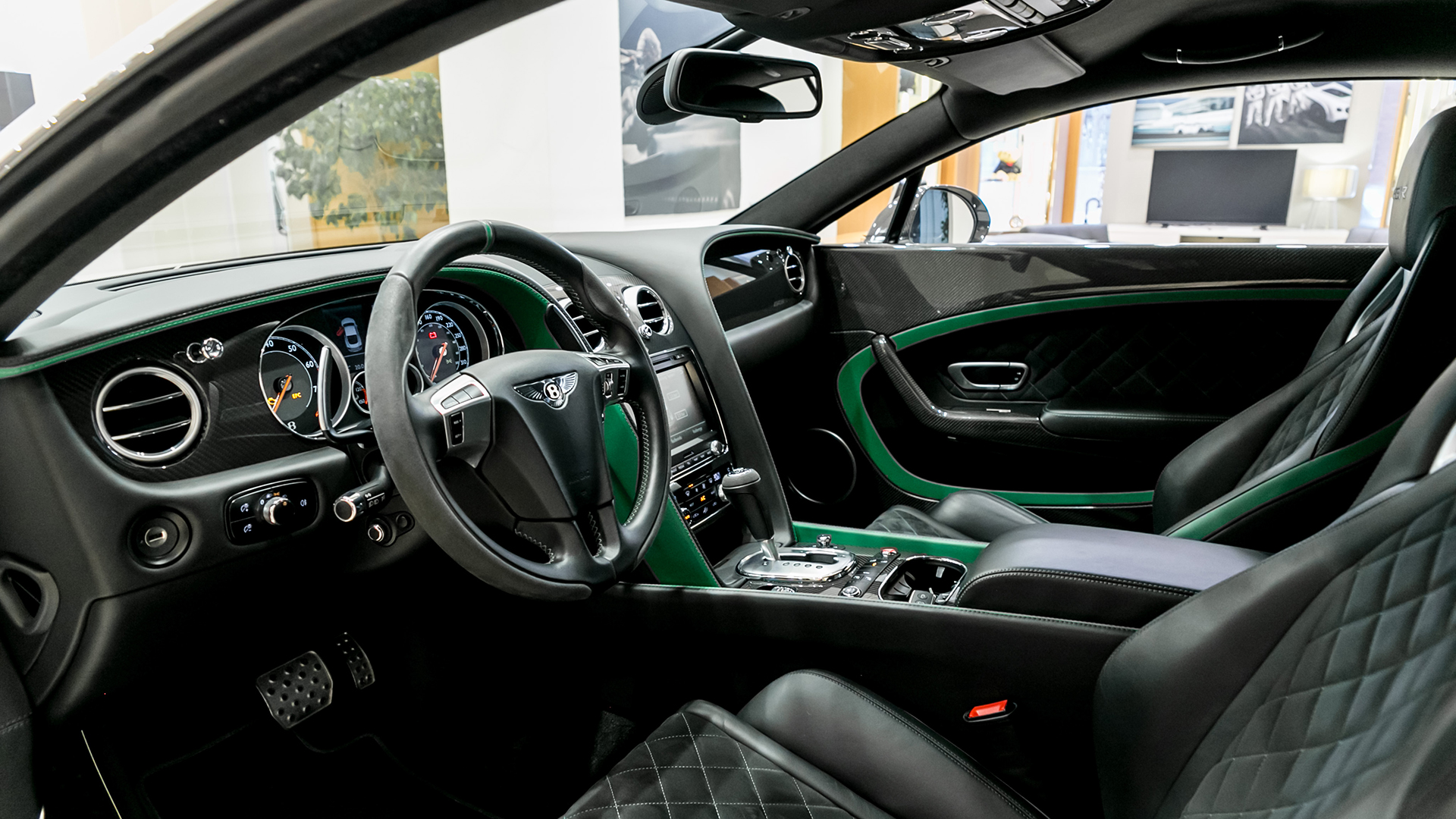 Линейка автомобилей с пробегом в Bentley Cанкт-Петербург - изображение IMG_4875 на Bentleymoscow.ru!