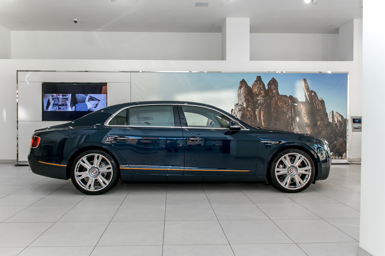 СОЗДАНО ВРУЧНУЮ В ВЕЛИКОБРИТАНИИ, ВЫБРАНО С ЛЮБОВЬЮ В РОССИИ - изображение IMG_8597 на Bentleymoscow.ru!