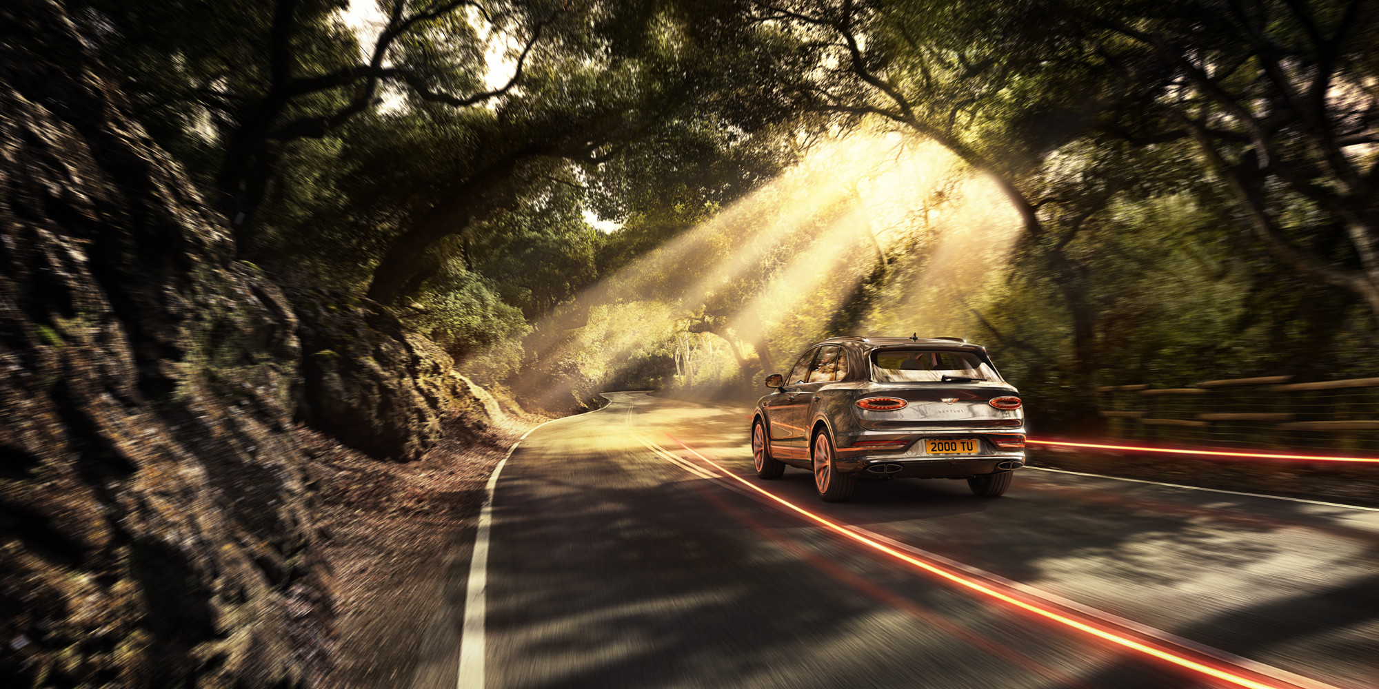 BENTAYGA V8 - изображение Imagery_Bentayga-V8_NEW-Bentayga_21MY_New-Bentayga-21MY-V8-9 на Bentleymoscow.ru!