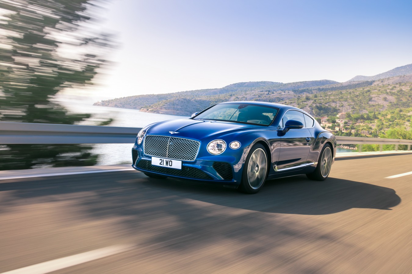 АБСОЛЮТНО НОВЫЙ BENTLEY CONTINENTAL GT В ШОУ-РУМЕ BENTLEY МОСКВА - изображение New-Continental-GT-1 на Bentleymoscow.ru!