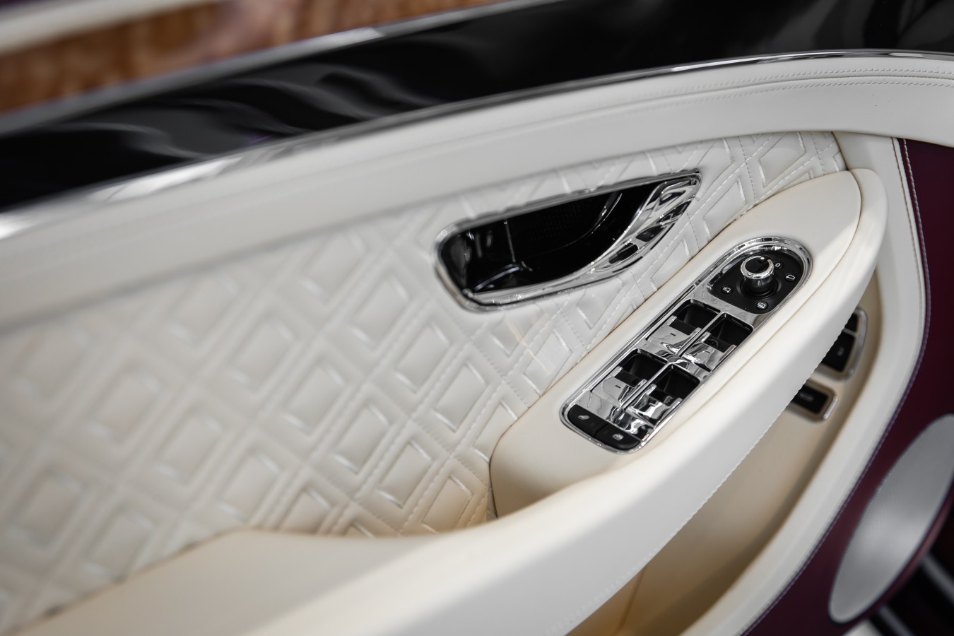 LADY`S COLLECTION SPB - изображение New-Continental-GT_019 на Bentleymoscow.ru!