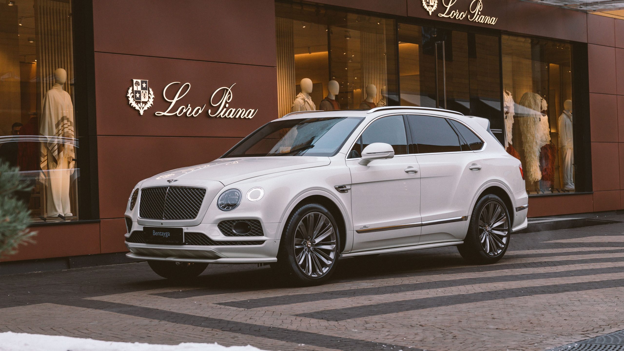 ВАШЕ ПРЕИМУЩЕСТВО НА BENTLEY BENTAYGA - изображение POLO1230-scaled на Bentleymoscow.ru!