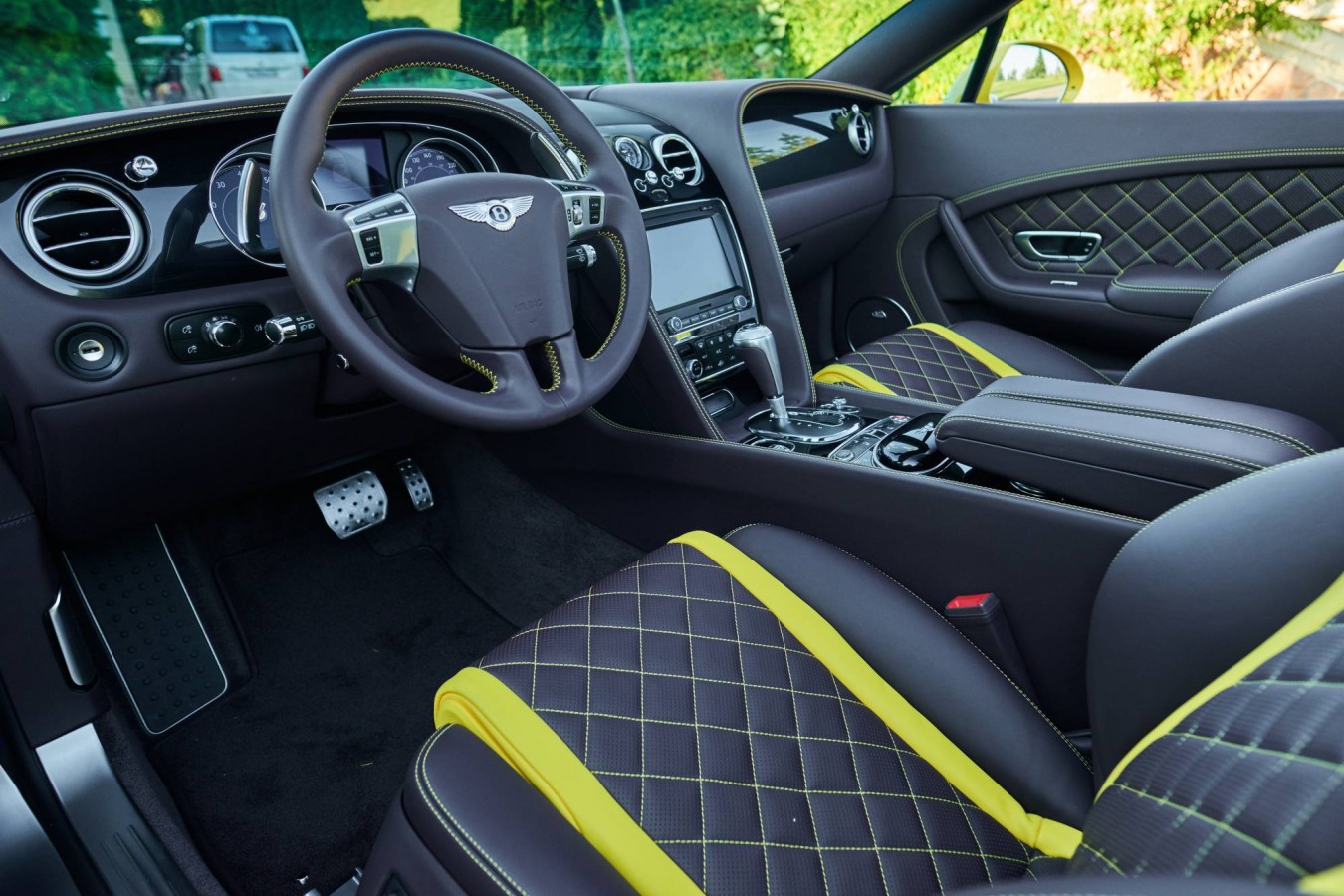 LADY`S COLLECTION SPB - изображение STO_51941 на Bentleymoscow.ru!