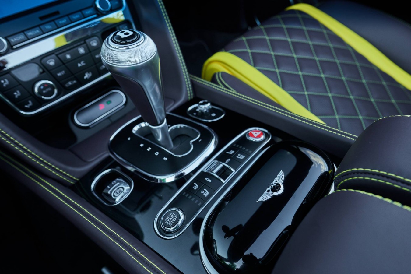 LADY`S COLLECTION SPB - изображение STO_52061 на Bentleymoscow.ru!