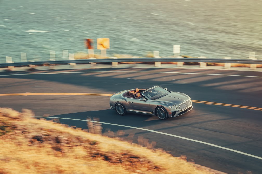 Continental GTC V8 - изображение jpeg-Imagery_Continental-GT-V8-Convertible_21MY_Continental-GTC-V8-Silver-Tempest-with-Cricket-Ball-Interior на Bentleymoscow.ru!