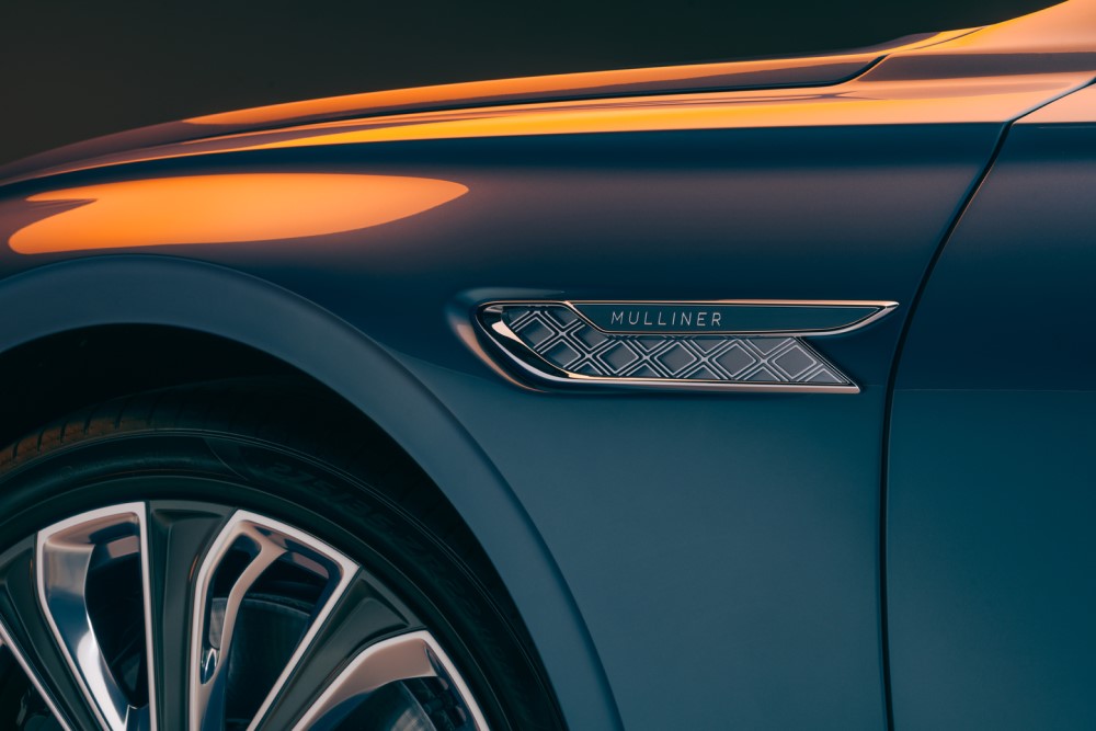 BENTLEY FLYING SPUR MULLINER - изображение jpeg-Imagery_Flying-Spur-Mulliner_Flying-Spur-W12-Mulliner-Double-Diamond-vent-and-wheel на Bentleymoscow.ru!