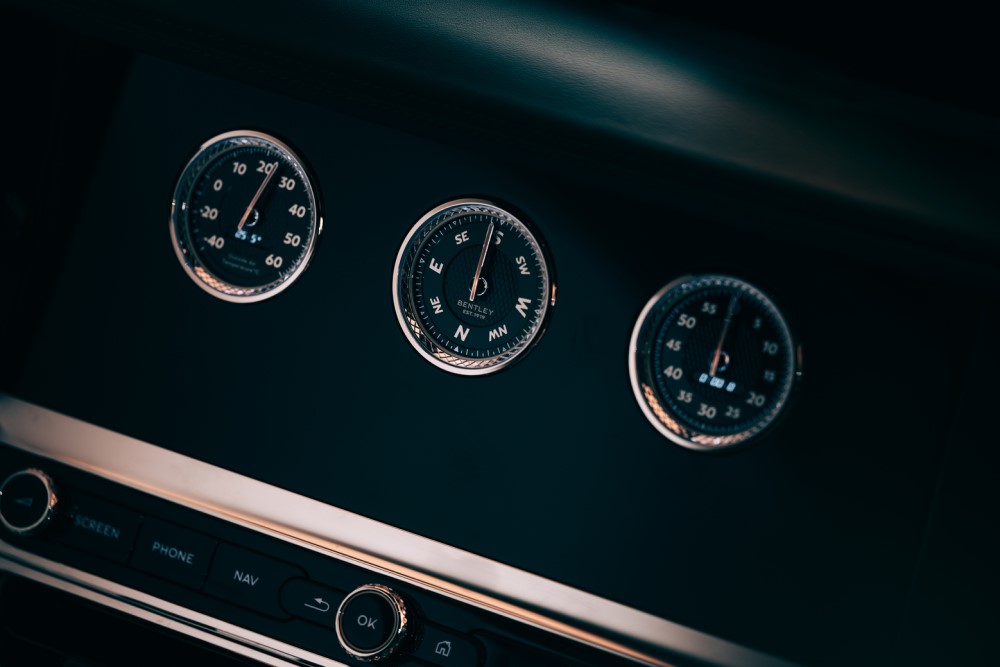 BENTLEY FLYING SPUR MULLINER - изображение jpeg-Imagery_Flying-Spur-Mulliner_Flying-Spur-W12-Mulliner-Rotating-Display на Bentleymoscow.ru!