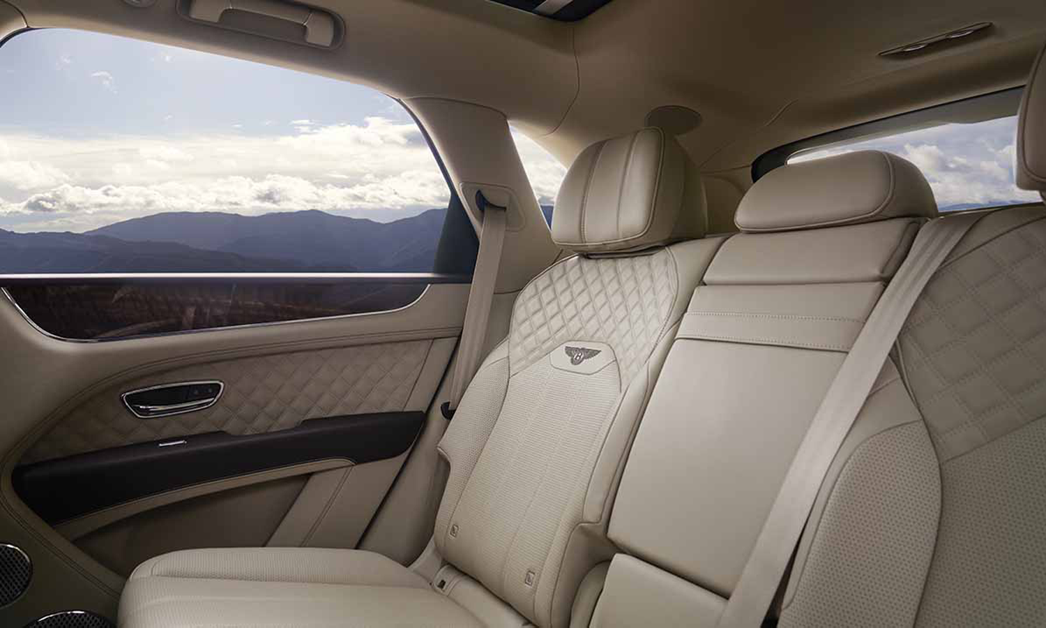 ВСТРЕЧАЙТЕ НОВЫЙ BENTLEY BENTAYGA - изображение slider-4-4 на Bentleymoscow.ru!